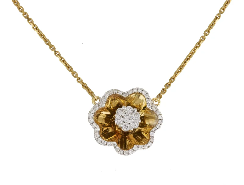 Ladies diamond pendant necklace-Women's Modernist Italian 18K Yellow Gold Ornate 0.42ctw Diamond Necklace