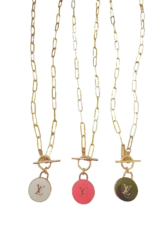 Ladies casual gold necklace-LV Link Charm Necklace