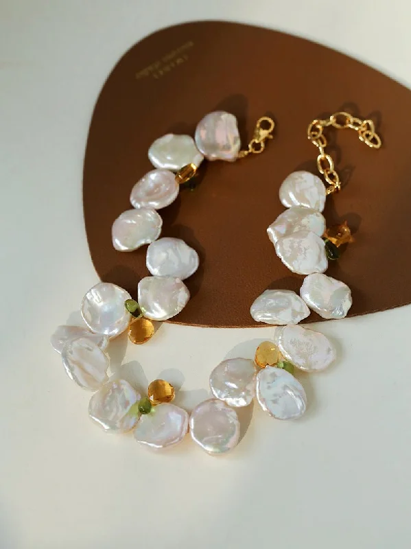 Ladies vintage gold necklace-Exaggerated Large Petal Baroque Pearls Necklace