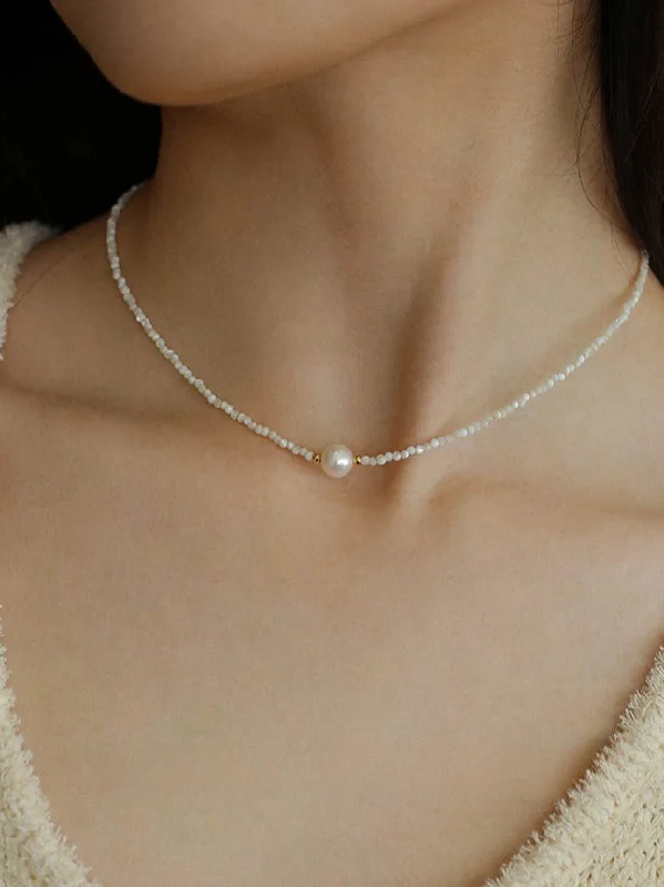 Ladies layered gold necklace-Natural Pearl Shell Passepartout Necklace