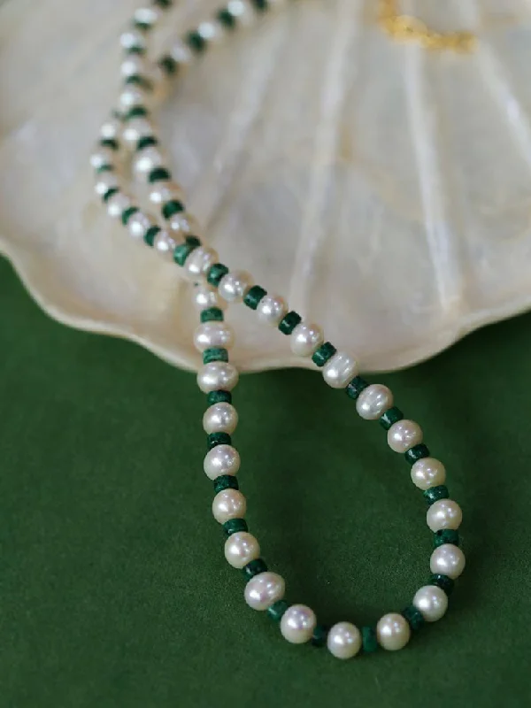 Ladies charm pendant necklace-Handmade Green Natural Stone Beaded Pearl Necklace