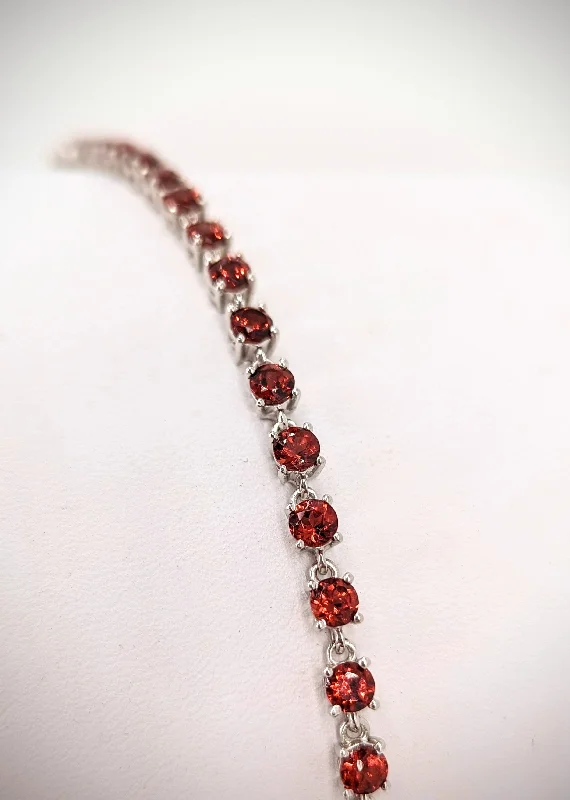 Ladies custom bracelet-Silver Round Cut Natural Garnet 8.5in Bracelet