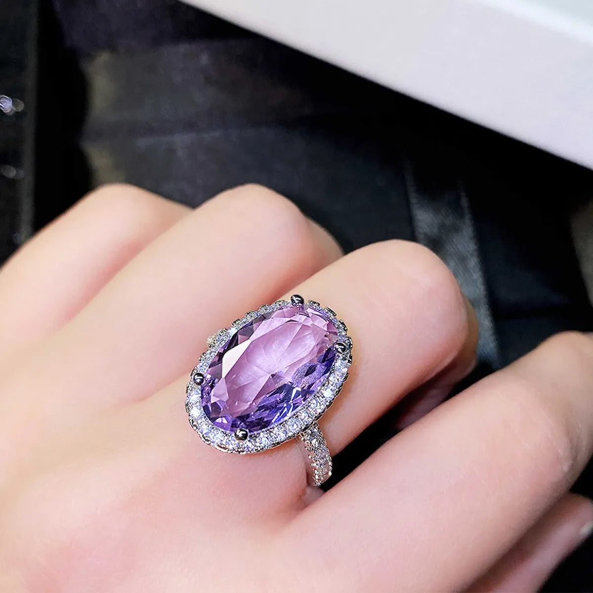 Ladies emerald ring-Fashion Imitation Amethyst Copper Micro-encrusted Large Zircon Ring Female