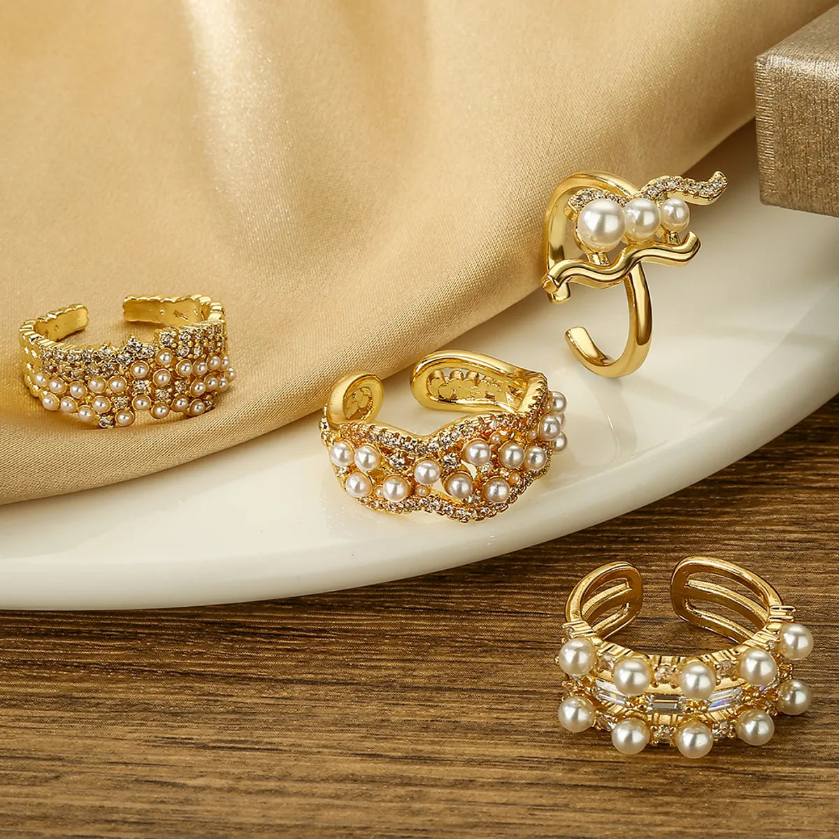 Ladies stackable silver rings-Elegant Geometric Copper Plating Inlay Artificial Pearls Zircon 18k Gold Plated Open Ring