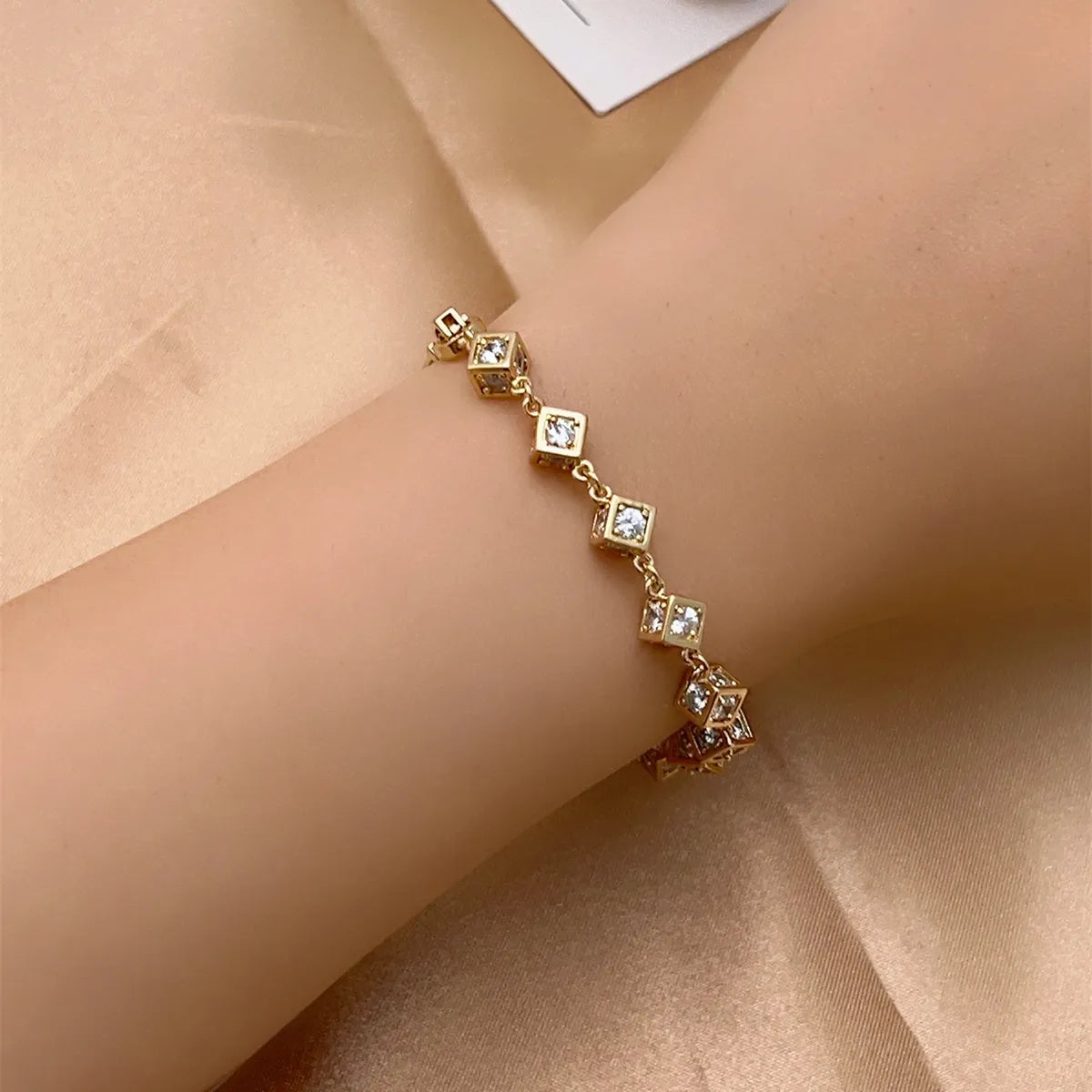 Ladies men’s bangle bracelet-Casual Square Copper Plating Inlay Zircon White Gold Plated Gold Plated Bracelets