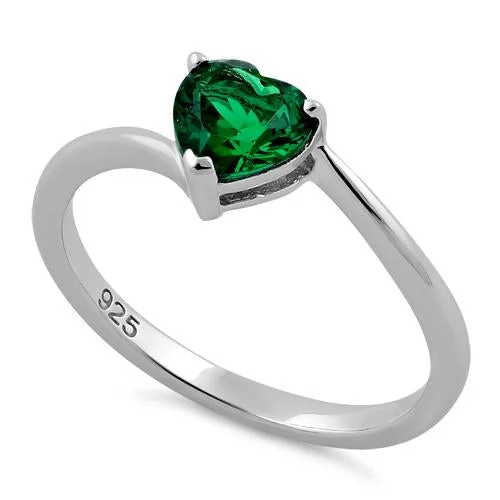 Ladies antique ring-Sterling Silver Green Heart CZ Ring