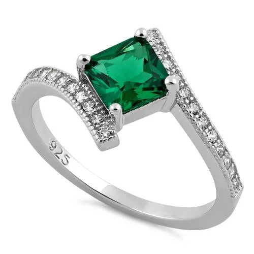 Ladies luxury engagement ring-Sterling Silver Elegant Princess Cut Emerald CZ Ring