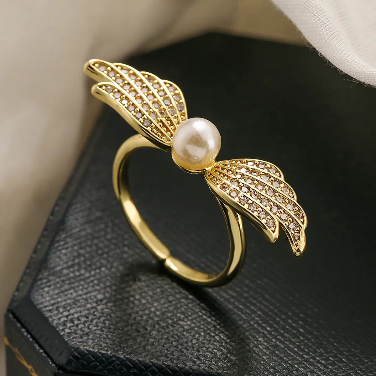 Ladies multi-stone ring-1 Piece Fashion Wings Copper Inlay Artificial Pearls Zircon Open Ring