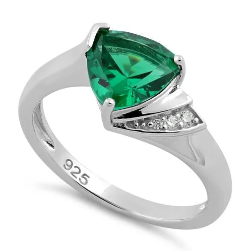 Ladies topaz ring-Sterling Silver Elegant Trillion Cut Emerald CZ Ring