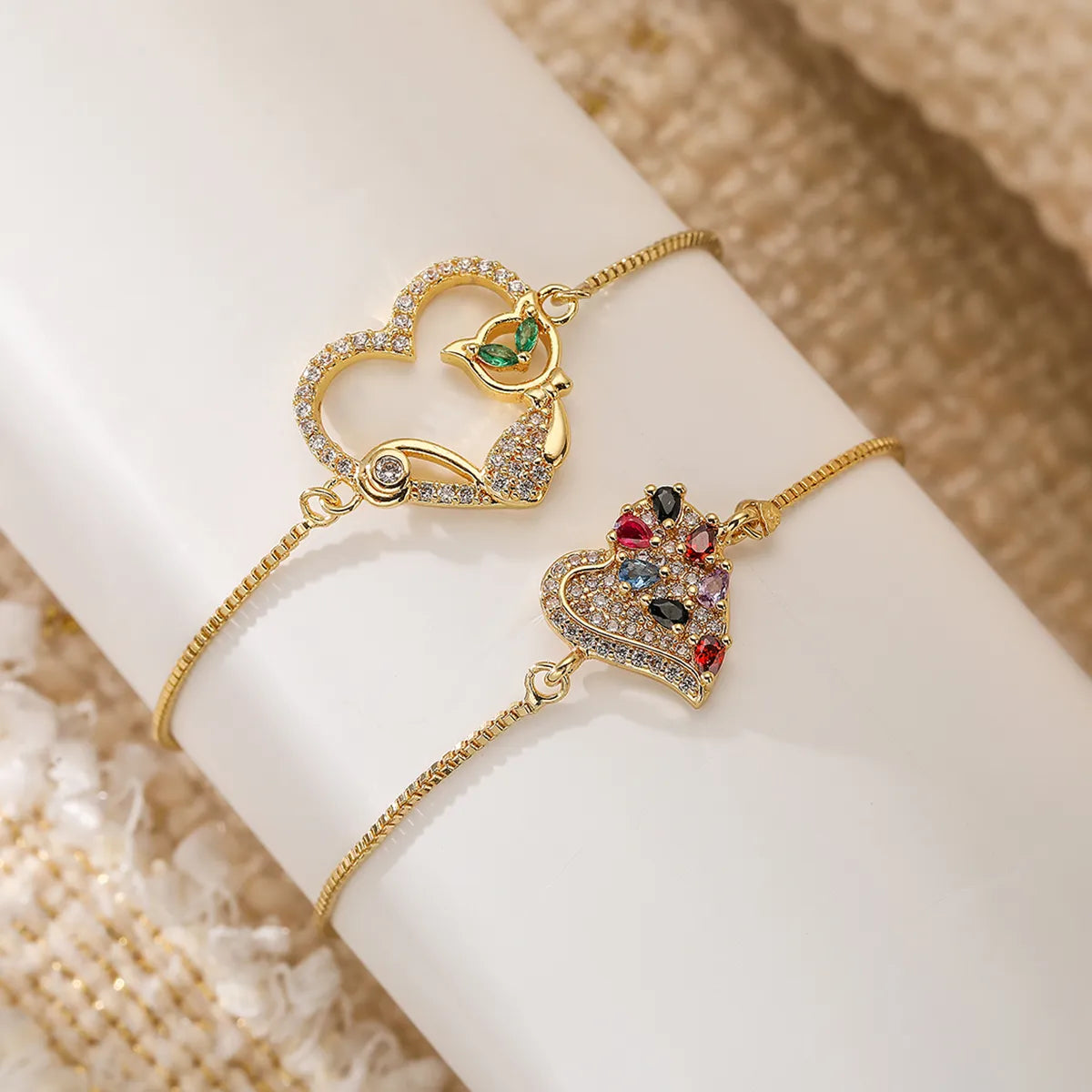 Ladies colorful bracelet-Simple Style Commute Heart Shape Cat Copper 18k Gold Plated Zircon Bracelets In Bulk